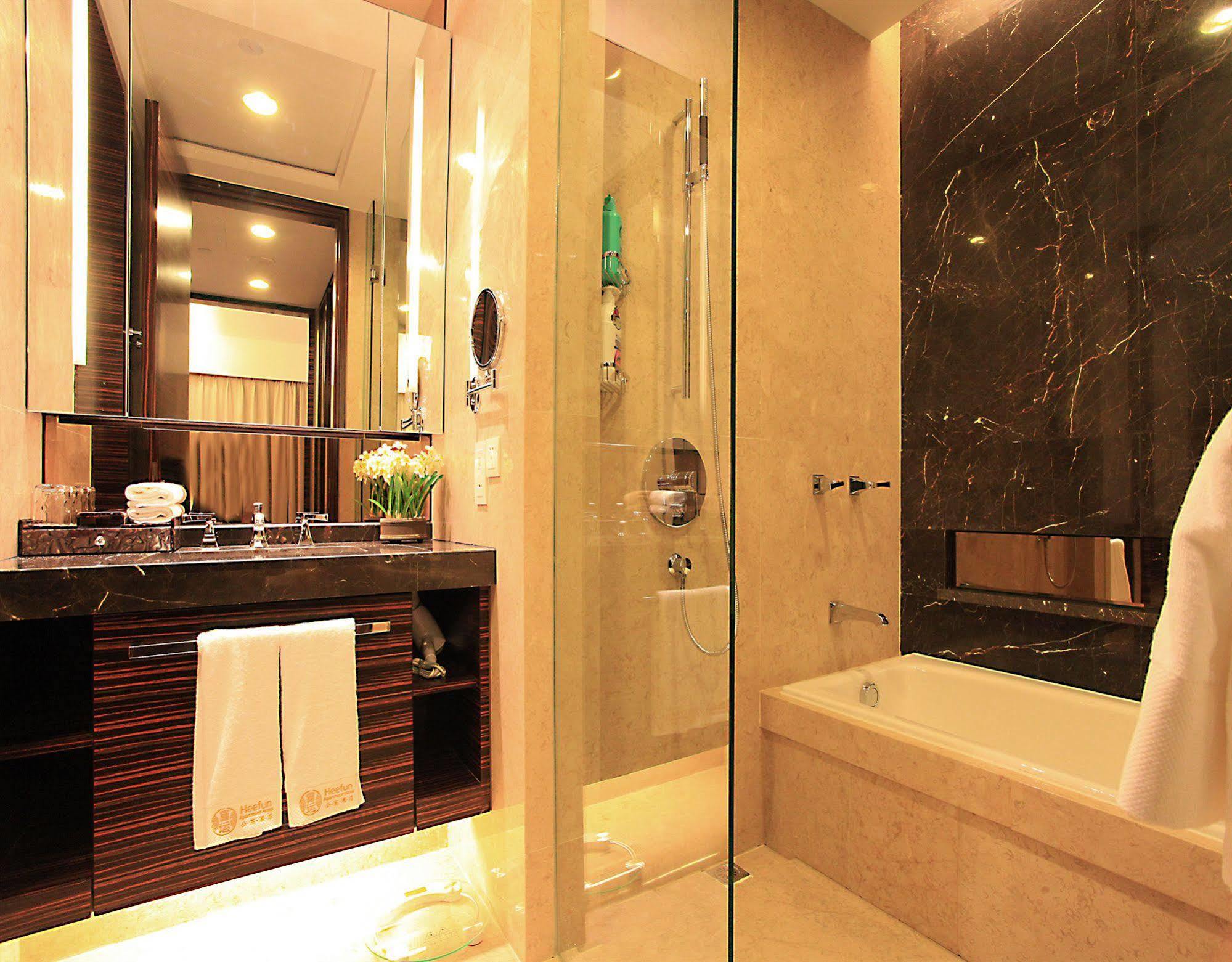 Heefun Apartment Gz -Poly World Trading Center-Walking Distance To Canton Fair Dış mekan fotoğraf